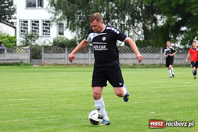 Zdjęcie w galerii na portalu naszraciborz.pl: Hat-trick Ekierta nie wystarczył. Tworków w klasie okręgowej wiadomości z regionu