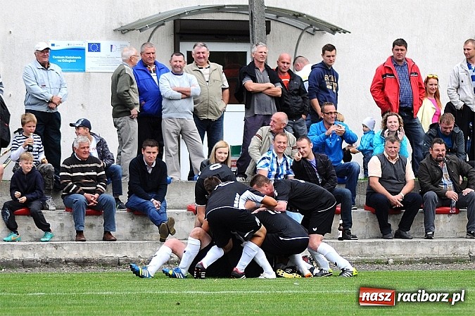 Zdjęcie w galerii na portalu naszraciborz.pl: Hat-trick Ekierta nie wystarczył. Tworków w klasie okręgowej wiadomości z regionu