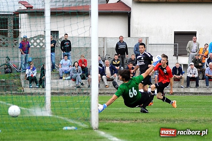 Zdjęcie w galerii na portalu naszraciborz.pl: Hat-trick Ekierta nie wystarczył. Tworków w klasie okręgowej wiadomości z regionu