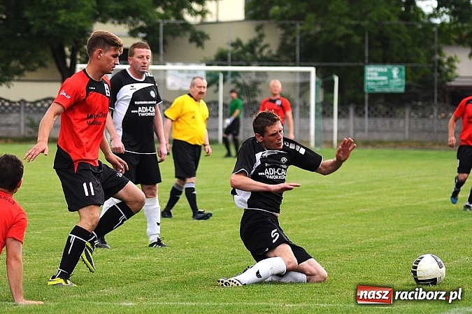 Zdjęcie w galerii na portalu naszraciborz.pl: Hat-trick Ekierta nie wystarczył. Tworków w klasie okręgowej wiadomości z regionu