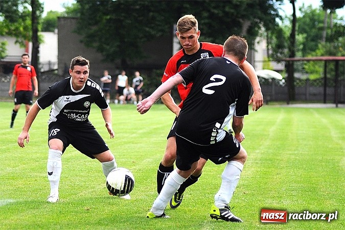 Zdjęcie w galerii na portalu naszraciborz.pl: Hat-trick Ekierta nie wystarczył. Tworków w klasie okręgowej wiadomości z regionu