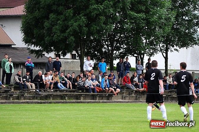 Zdjęcie w galerii na portalu naszraciborz.pl: Hat-trick Ekierta nie wystarczył. Tworków w klasie okręgowej wiadomości z regionu