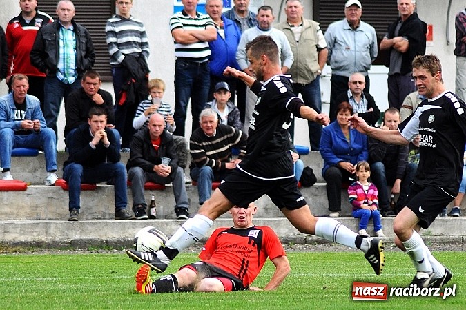 Zdjęcie w galerii na portalu naszraciborz.pl: Hat-trick Ekierta nie wystarczył. Tworków w klasie okręgowej wiadomości z regionu