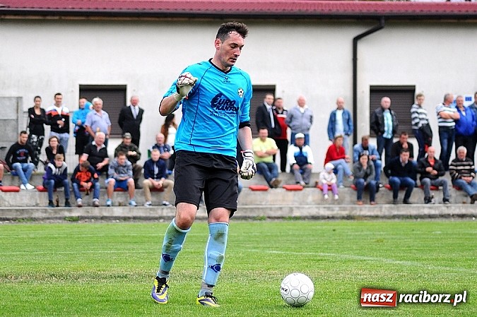 Zdjęcie w galerii na portalu naszraciborz.pl: Hat-trick Ekierta nie wystarczył. Tworków w klasie okręgowej wiadomości z regionu