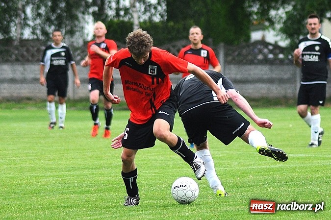 Zdjęcie w galerii na portalu naszraciborz.pl: Hat-trick Ekierta nie wystarczył. Tworków w klasie okręgowej wiadomości z regionu