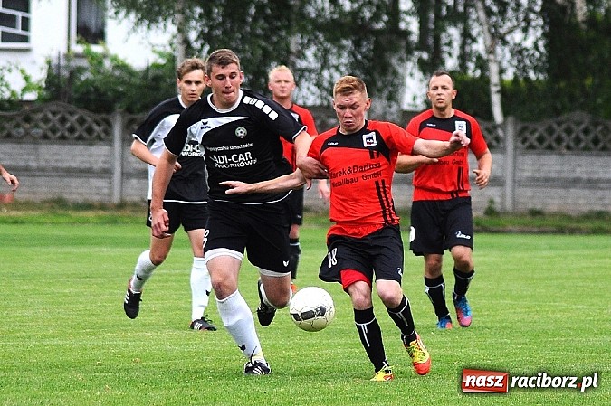 Zdjęcie w galerii na portalu naszraciborz.pl: Hat-trick Ekierta nie wystarczył. Tworków w klasie okręgowej wiadomości z regionu