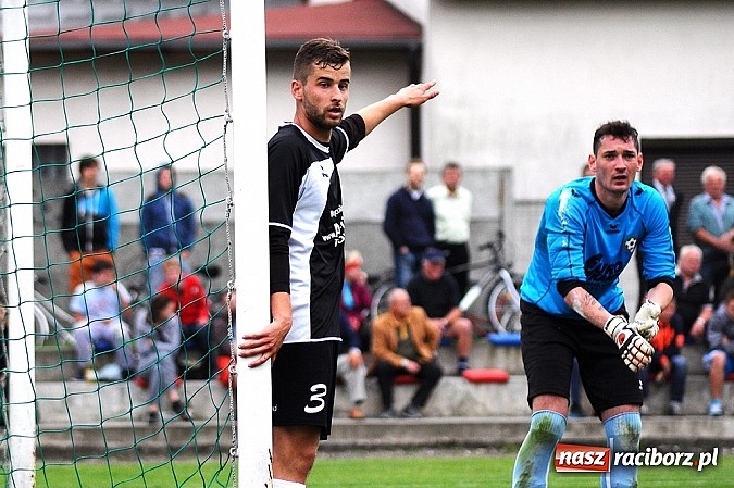 Zdjęcie w galerii na portalu naszraciborz.pl: Hat-trick Ekierta nie wystarczył. Tworków w klasie okręgowej wiadomości z regionu