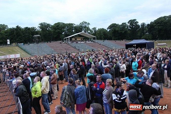 Zdjęcie w galerii na portalu naszraciborz.pl: Dni Raciborza 2014: Wyjątkowa muzyczna podróż w czasie z Electric Light Orchestra Classic wiadomości z regionu