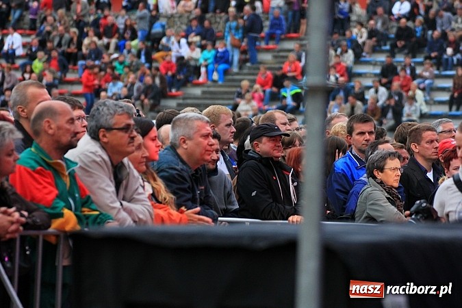 Zdjęcie w galerii na portalu naszraciborz.pl: Dni Raciborza 2014: Wyjątkowa muzyczna podróż w czasie z Electric Light Orchestra Classic wiadomości z regionu