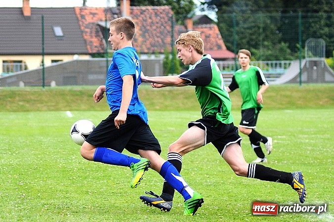 Zdjęcie w galerii na portalu naszraciborz.pl: Juniorzy z Zabełkowa najlepszą drużyną w gminie Krzyżanowice wiadomości z regionu