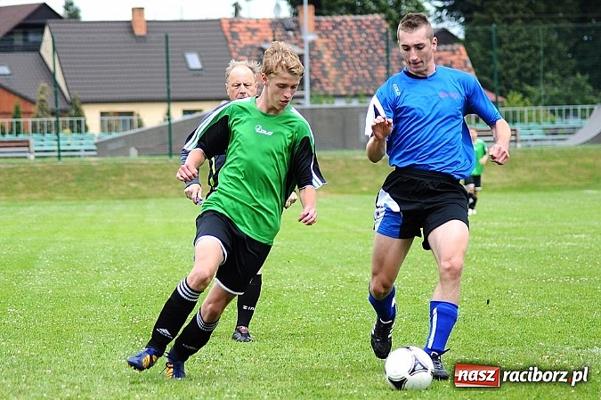 Zdjęcie w galerii na portalu naszraciborz.pl: Juniorzy z Zabełkowa najlepszą drużyną w gminie Krzyżanowice wiadomości z regionu