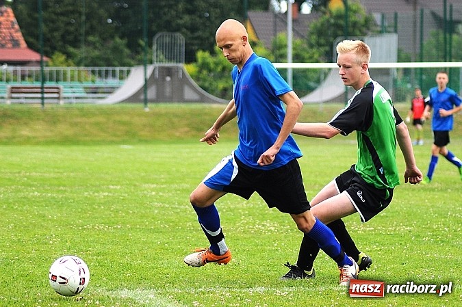 Zdjęcie w galerii na portalu naszraciborz.pl: Juniorzy z Zabełkowa najlepszą drużyną w gminie Krzyżanowice wiadomości z regionu