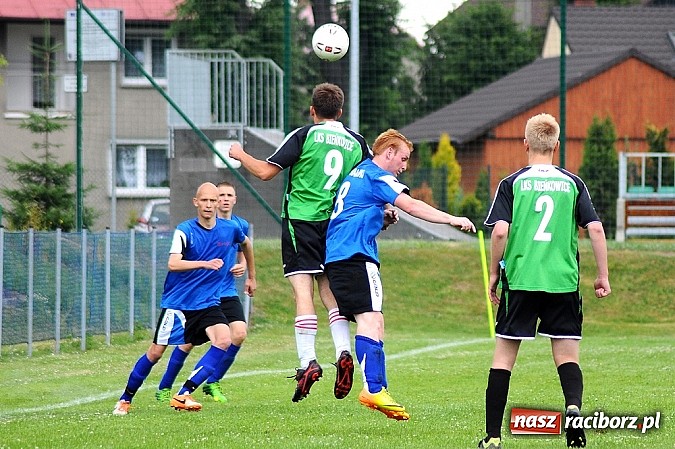 Zdjęcie w galerii na portalu naszraciborz.pl: Juniorzy z Zabełkowa najlepszą drużyną w gminie Krzyżanowice wiadomości z regionu