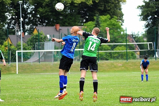 Zdjęcie w galerii na portalu naszraciborz.pl: Juniorzy z Zabełkowa najlepszą drużyną w gminie Krzyżanowice wiadomości z regionu