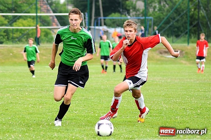 Zdjęcie w galerii na portalu naszraciborz.pl: Juniorzy z Zabełkowa najlepszą drużyną w gminie Krzyżanowice wiadomości z regionu