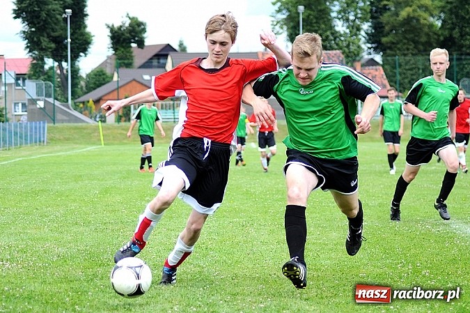 Zdjęcie w galerii na portalu naszraciborz.pl: Juniorzy z Zabełkowa najlepszą drużyną w gminie Krzyżanowice wiadomości z regionu