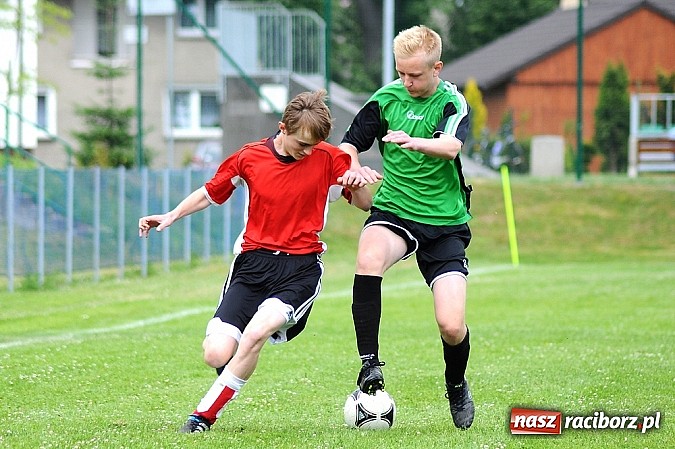 Zdjęcie w galerii na portalu naszraciborz.pl: Juniorzy z Zabełkowa najlepszą drużyną w gminie Krzyżanowice wiadomości z regionu