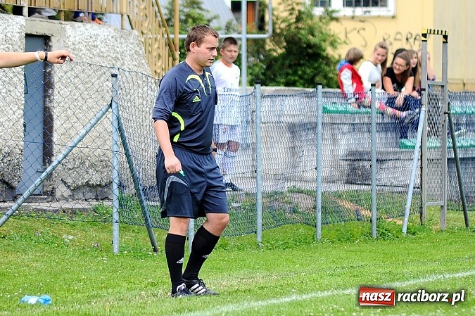 Zdjęcie w galerii na portalu naszraciborz.pl: Juniorzy z Zabełkowa najlepszą drużyną w gminie Krzyżanowice wiadomości z regionu