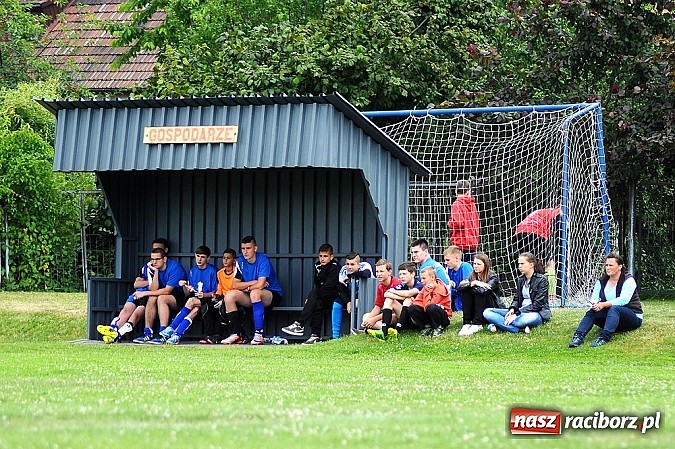 Zdjęcie w galerii na portalu naszraciborz.pl: Juniorzy z Zabełkowa najlepszą drużyną w gminie Krzyżanowice wiadomości z regionu