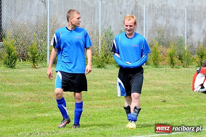 Zdjęcie w galerii na portalu naszraciborz.pl: Juniorzy z Zabełkowa najlepszą drużyną w gminie Krzyżanowice wiadomości z regionu