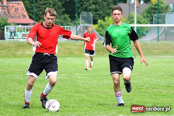 Zdjęcie w galerii na portalu naszraciborz.pl: Juniorzy z Zabełkowa najlepszą drużyną w gminie Krzyżanowice wiadomości z regionu