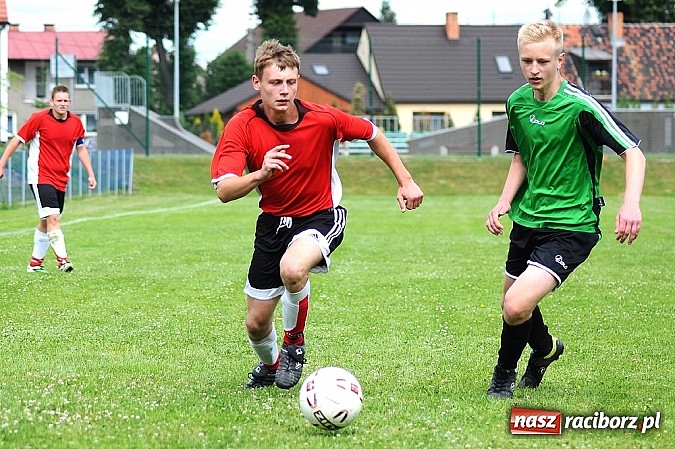 Zdjęcie w galerii na portalu naszraciborz.pl: Juniorzy z Zabełkowa najlepszą drużyną w gminie Krzyżanowice wiadomości z regionu