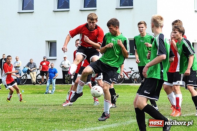 Zdjęcie w galerii na portalu naszraciborz.pl: Juniorzy z Zabełkowa najlepszą drużyną w gminie Krzyżanowice wiadomości z regionu