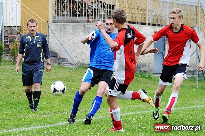 Zdjęcie w galerii na portalu naszraciborz.pl: Juniorzy z Zabełkowa najlepszą drużyną w gminie Krzyżanowice wiadomości z regionu