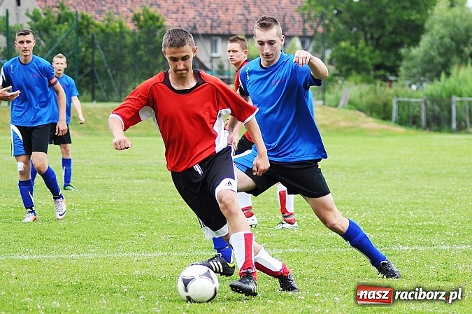 Zdjęcie w galerii na portalu naszraciborz.pl: Juniorzy z Zabełkowa najlepszą drużyną w gminie Krzyżanowice wiadomości z regionu