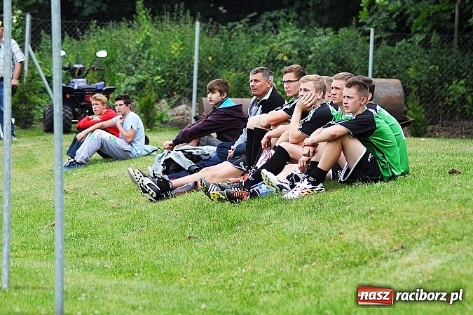 Zdjęcie w galerii na portalu naszraciborz.pl: Juniorzy z Zabełkowa najlepszą drużyną w gminie Krzyżanowice wiadomości z regionu