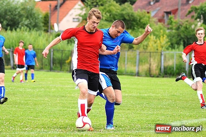 Zdjęcie w galerii na portalu naszraciborz.pl: Juniorzy z Zabełkowa najlepszą drużyną w gminie Krzyżanowice wiadomości z regionu