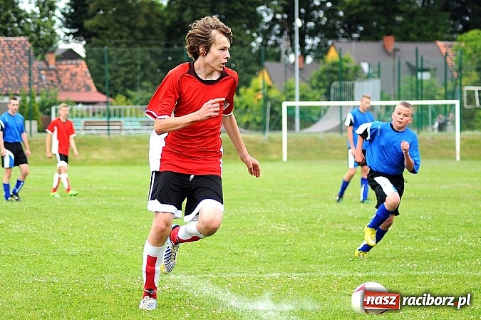 Zdjęcie w galerii na portalu naszraciborz.pl: Juniorzy z Zabełkowa najlepszą drużyną w gminie Krzyżanowice wiadomości z regionu