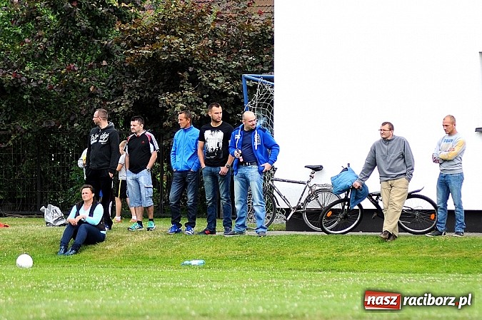 Zdjęcie w galerii na portalu naszraciborz.pl: Juniorzy z Zabełkowa najlepszą drużyną w gminie Krzyżanowice wiadomości z regionu