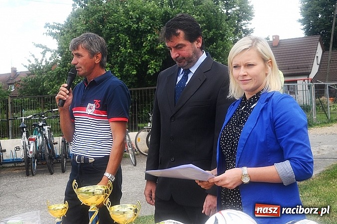 Zdjęcie w galerii na portalu naszraciborz.pl: Juniorzy z Zabełkowa najlepszą drużyną w gminie Krzyżanowice wiadomości z regionu