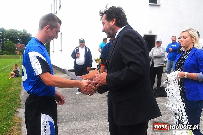 Zdjęcie w galerii na portalu naszraciborz.pl: Juniorzy z Zabełkowa najlepszą drużyną w gminie Krzyżanowice wiadomości z regionu