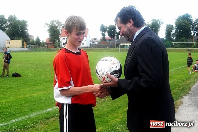 Zdjęcie w galerii na portalu naszraciborz.pl: Juniorzy z Zabełkowa najlepszą drużyną w gminie Krzyżanowice wiadomości z regionu