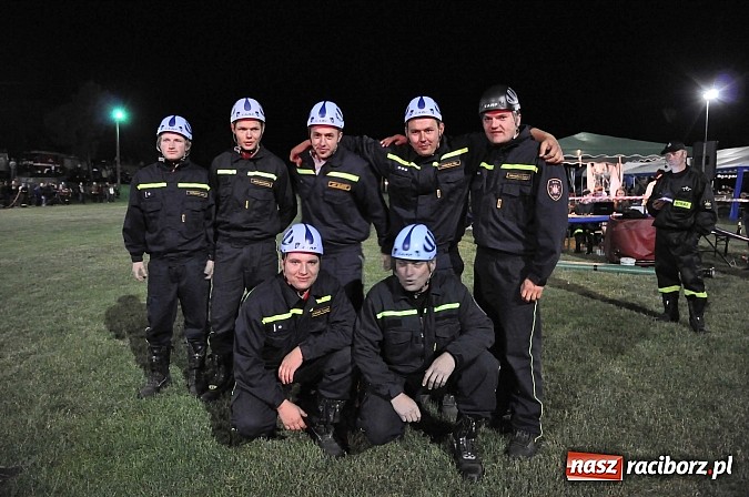 Zdjęcie w galerii na portalu naszraciborz.pl: Nocne zawody strażackie - Bolesław 2015 wiadomości z regionu