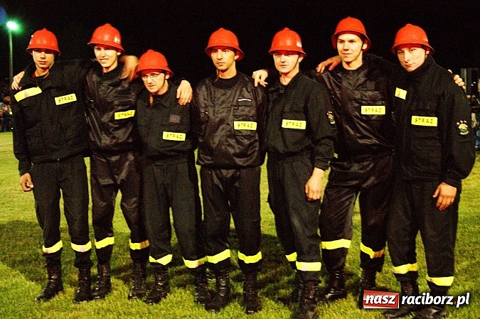 Zdjęcie w galerii na portalu naszraciborz.pl: Rekordowe nocne zawody w Bolesławiu. Tylko u nas foto i wideo z całych zawodów wiadomości z regionu