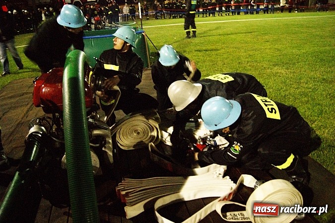 Zdjęcie w galerii na portalu naszraciborz.pl: Rekordowe nocne zawody w Bolesławiu. Tylko u nas foto i wideo z całych zawodów wiadomości z regionu