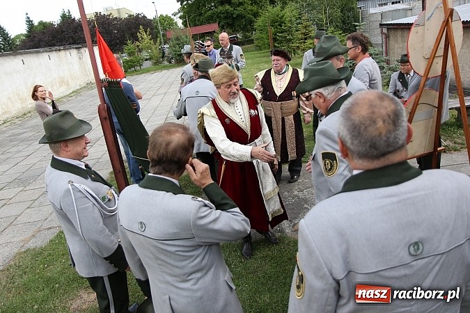 Zdjęcie w galerii na portalu naszraciborz.pl: Strzelanie kr&oacute;lewskie: Antoni Książek nowym raciborskim kr&oacute;lem kurkowym! wiadomości z regionu