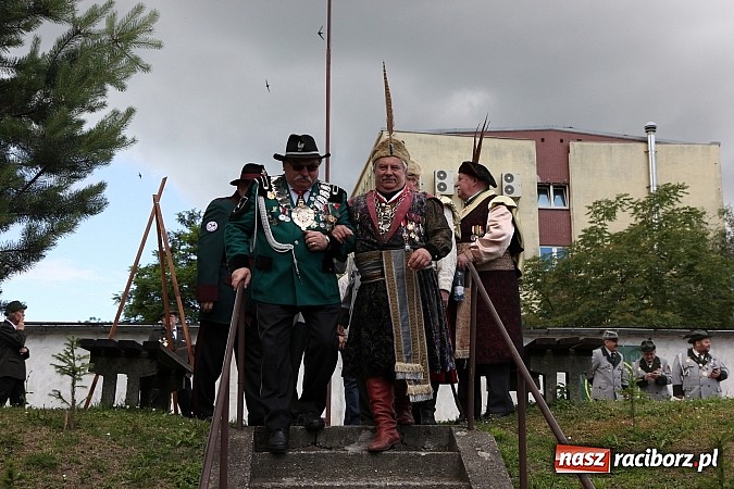 Zdjęcie w galerii na portalu naszraciborz.pl: Strzelanie kr&oacute;lewskie: Antoni Książek nowym raciborskim kr&oacute;lem kurkowym! wiadomości z regionu