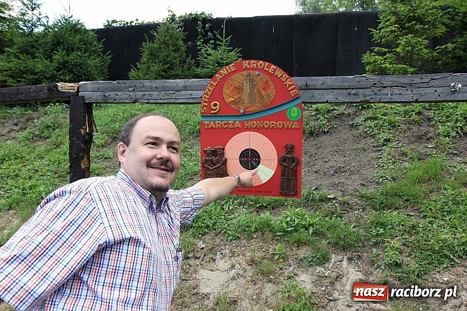 Zdjęcie w galerii na portalu naszraciborz.pl: Strzelanie kr&oacute;lewskie: Antoni Książek nowym raciborskim kr&oacute;lem kurkowym! wiadomości z regionu