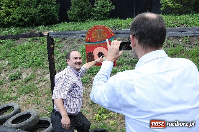 Zdjęcie w galerii na portalu naszraciborz.pl: Strzelanie kr&oacute;lewskie: Antoni Książek nowym raciborskim kr&oacute;lem kurkowym! wiadomości z regionu