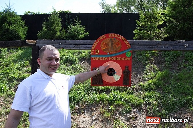 Zdjęcie w galerii na portalu naszraciborz.pl: Strzelanie kr&oacute;lewskie: Antoni Książek nowym raciborskim kr&oacute;lem kurkowym! wiadomości z regionu