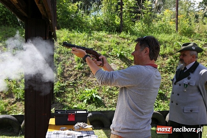 Zdjęcie w galerii na portalu naszraciborz.pl: Strzelanie kr&oacute;lewskie: Antoni Książek nowym raciborskim kr&oacute;lem kurkowym! wiadomości z regionu