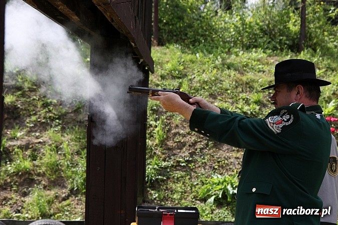 Zdjęcie w galerii na portalu naszraciborz.pl: Strzelanie kr&oacute;lewskie: Antoni Książek nowym raciborskim kr&oacute;lem kurkowym! wiadomości z regionu