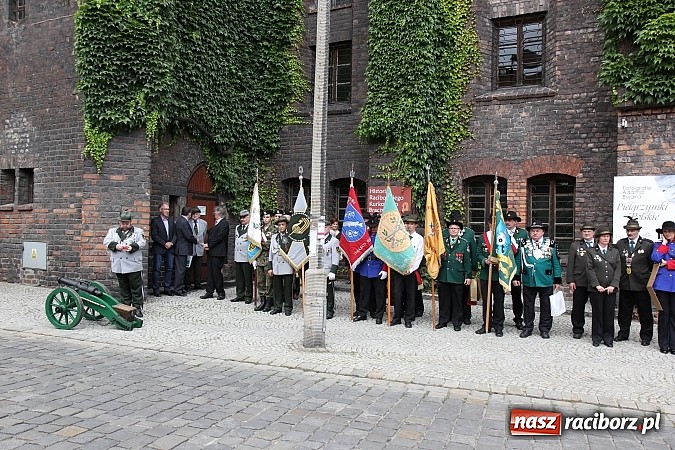 Zdjęcie w galerii na portalu naszraciborz.pl: Strzelanie kr&oacute;lewskie: Antoni Książek nowym raciborskim kr&oacute;lem kurkowym! wiadomości z regionu