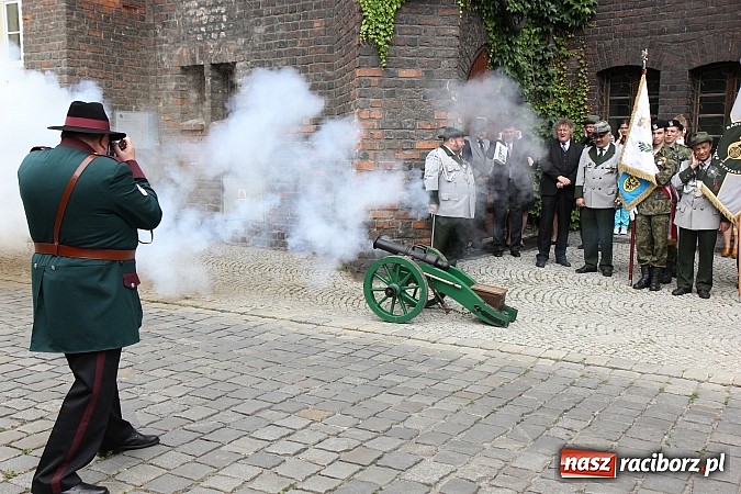 Zdjęcie w galerii na portalu naszraciborz.pl: Strzelanie kr&oacute;lewskie: Antoni Książek nowym raciborskim kr&oacute;lem kurkowym! wiadomości z regionu