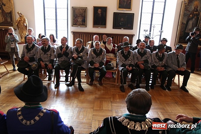 Zdjęcie w galerii na portalu naszraciborz.pl: Strzelanie kr&oacute;lewskie: Antoni Książek nowym raciborskim kr&oacute;lem kurkowym! wiadomości z regionu