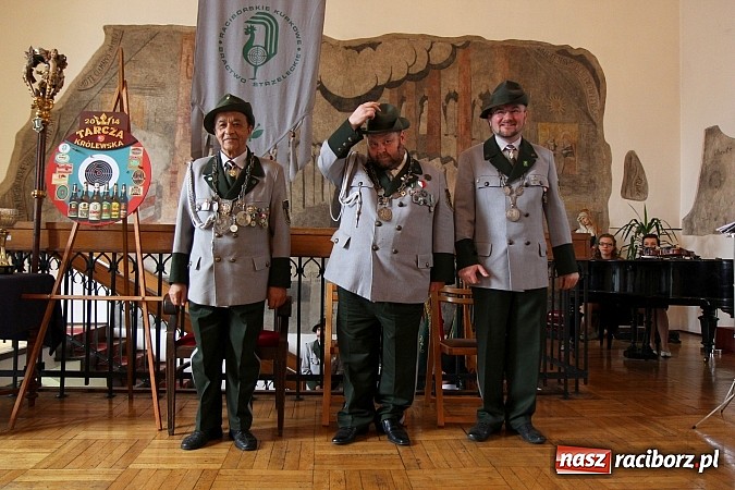 Zdjęcie w galerii na portalu naszraciborz.pl: Strzelanie kr&oacute;lewskie: Antoni Książek nowym raciborskim kr&oacute;lem kurkowym! wiadomości z regionu